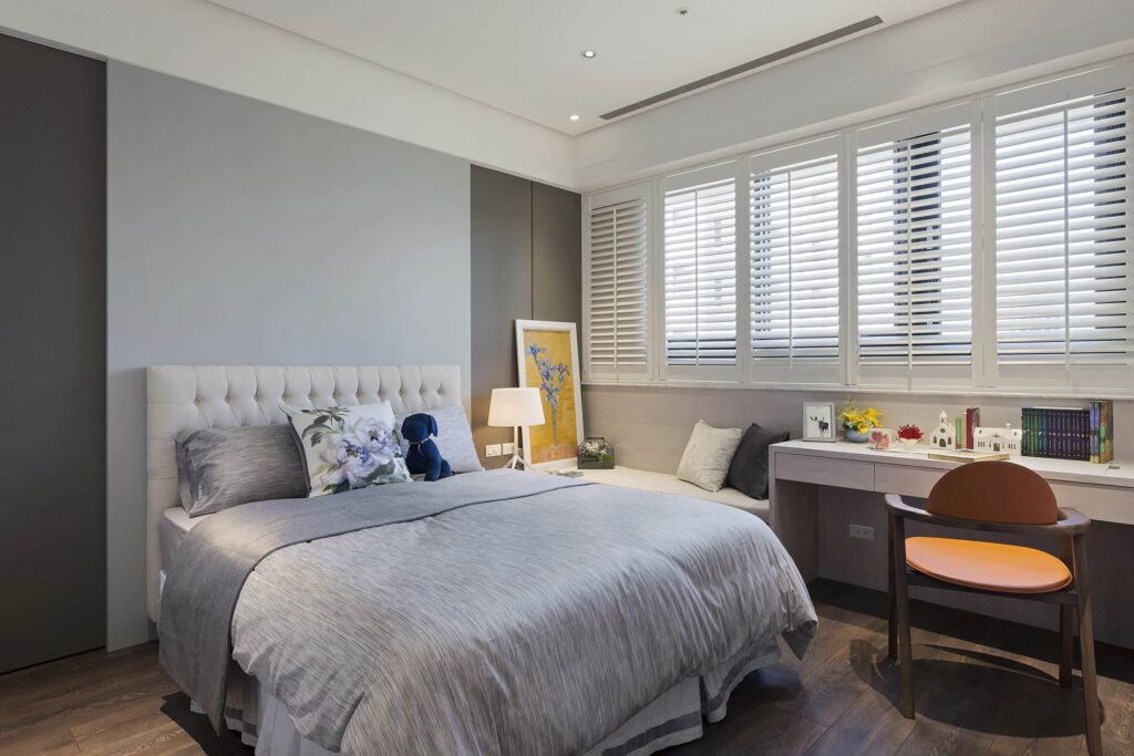 Norman Bedroom Woodlore Shutters scaled 1