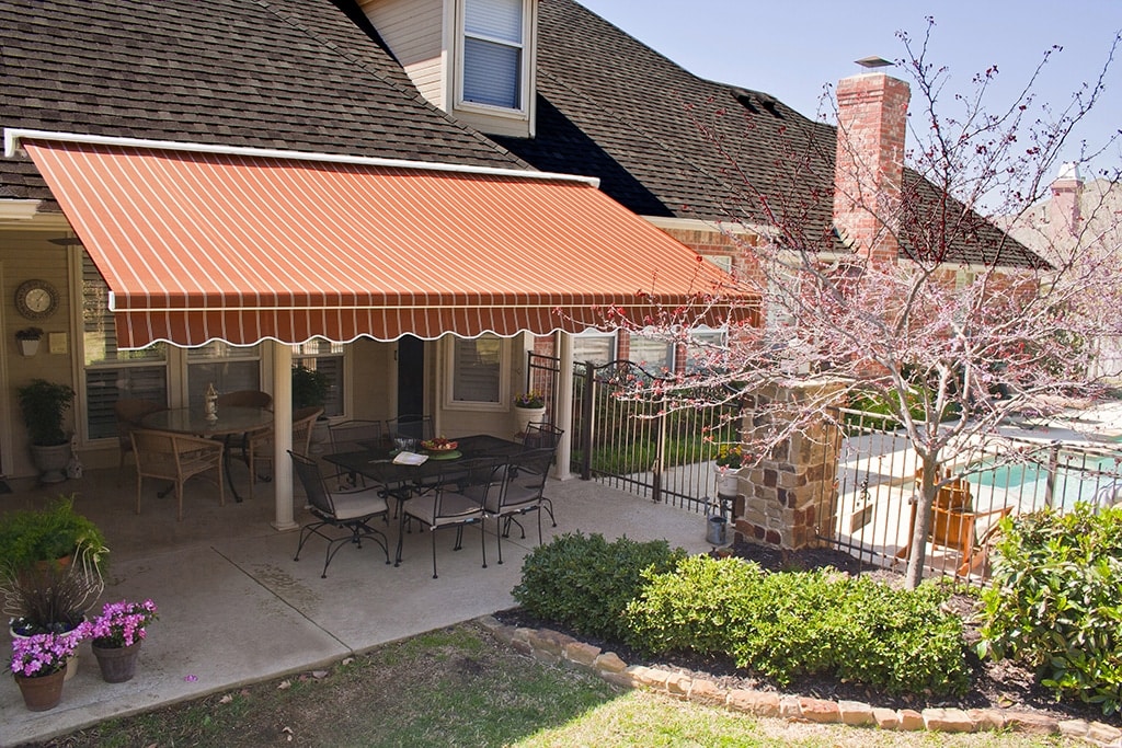 Retractable Awning Rainier Red 1